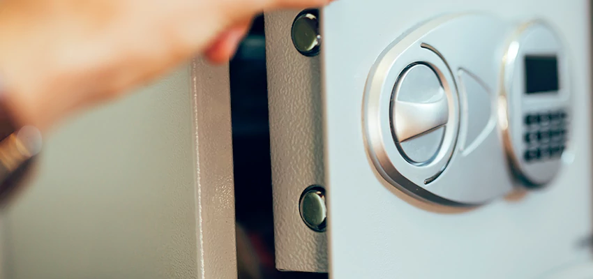 Fingerprint Safe Openers in Artesia, CA
